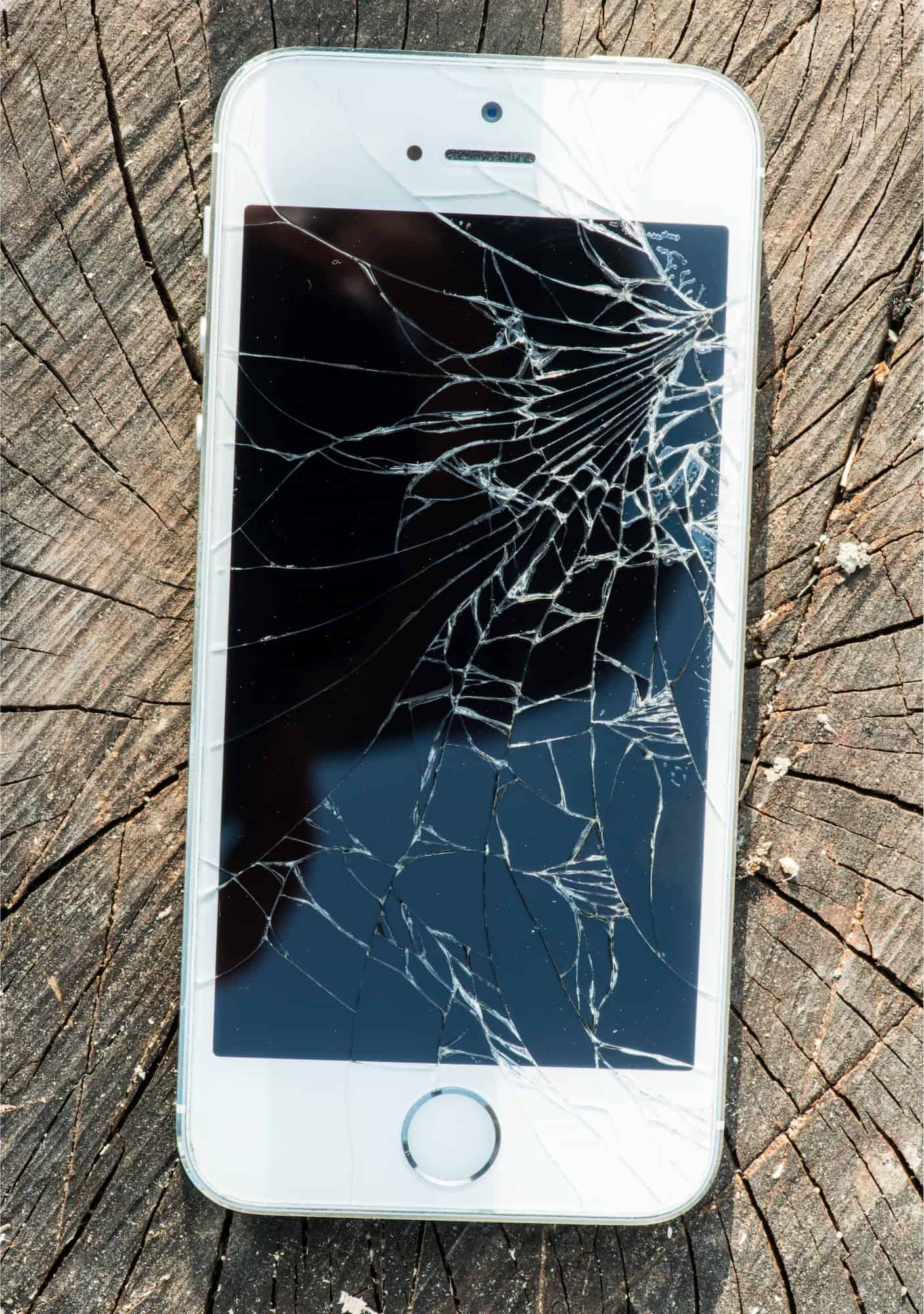 iPhone s rozbitým displejem