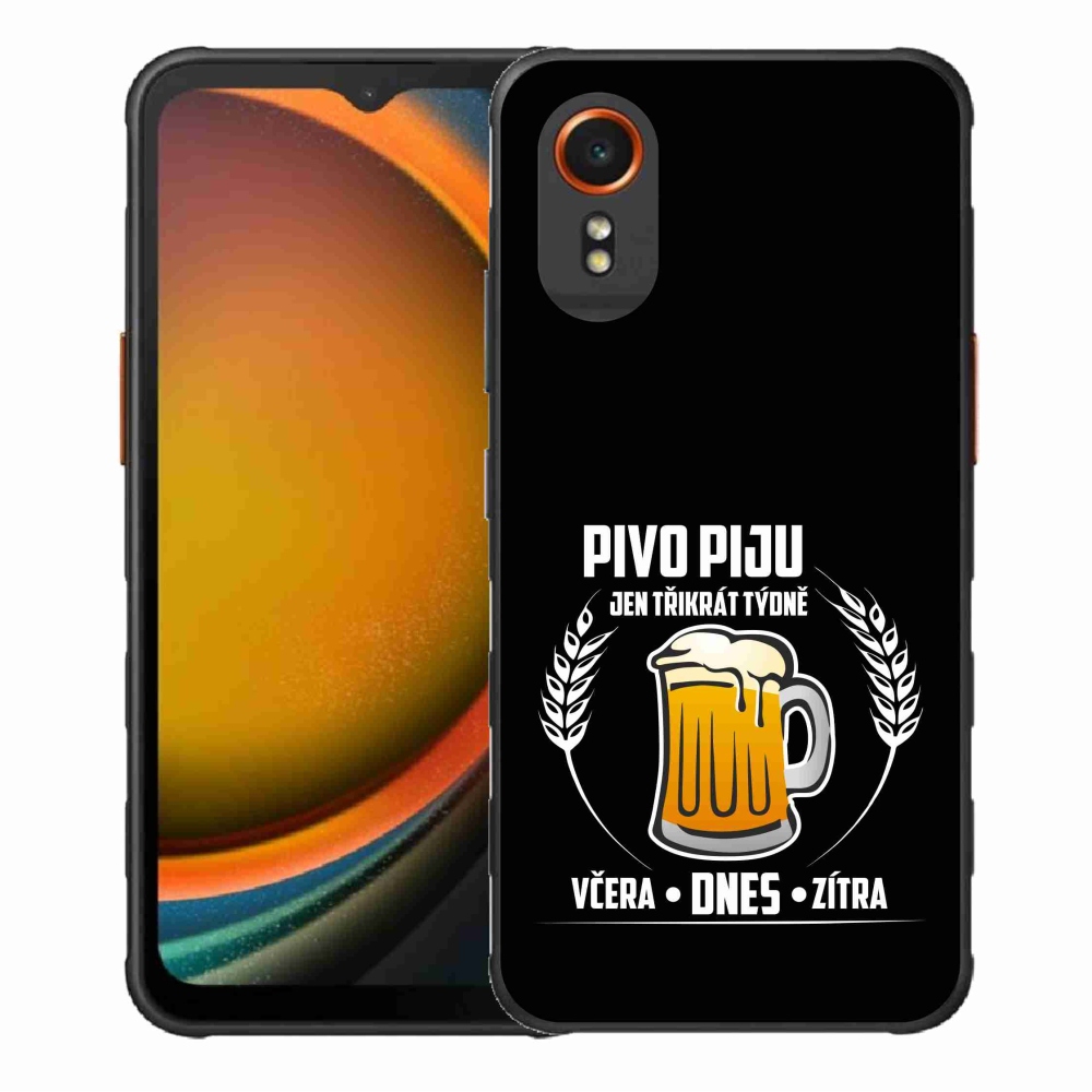 Gelový kryt mmCase na Samsung Galaxy Xcover 7 - pivní motiv černé pozadí