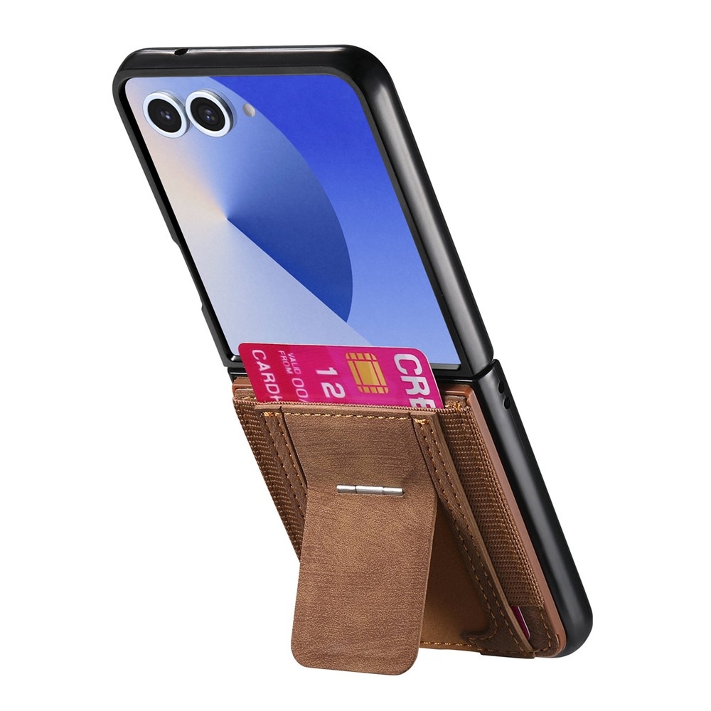 Luxurious plastový kryt s umělou kůží na Samsung Galaxy Z Flip7 5G - hnědý