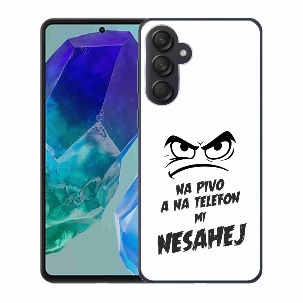 Gelový kryt mmCase na Samsung Galaxy M55 5G - pivní motiv 2 bílé pozadí