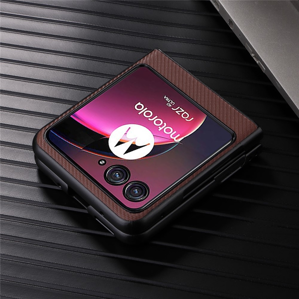Textury plastový kryt s umělou kůží na Motorola Razr 40 Ultra 5G - hnědý