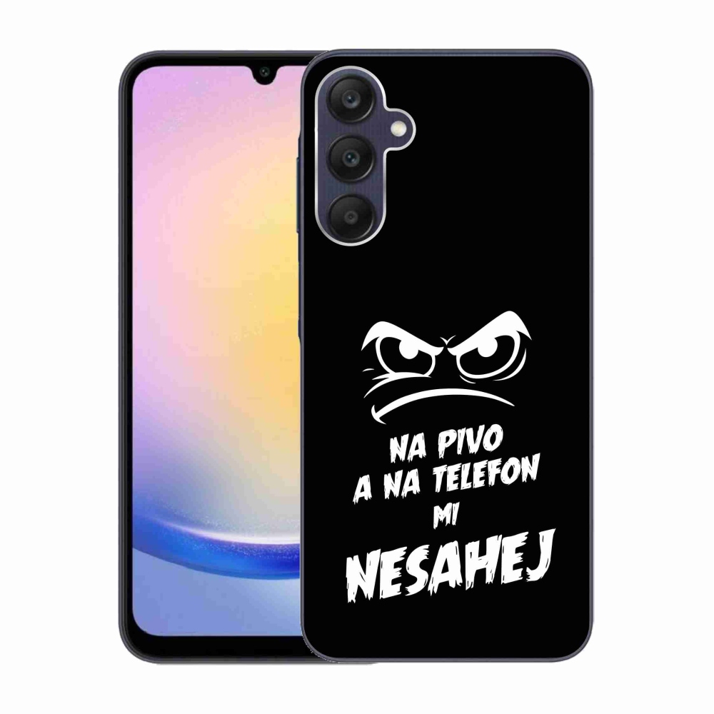 Gelový kryt mmCase na Samsung Galaxy A25 5G - pivní motiv 2 černé pozadí