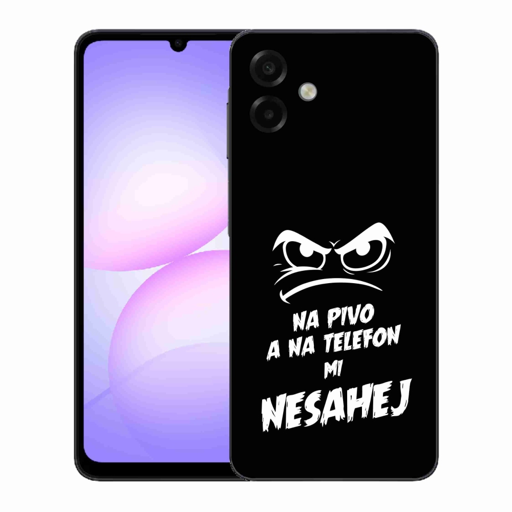 Gelový kryt mmCase na Samsung Galaxy A07 4G - pivní motiv 2 černé pozadí