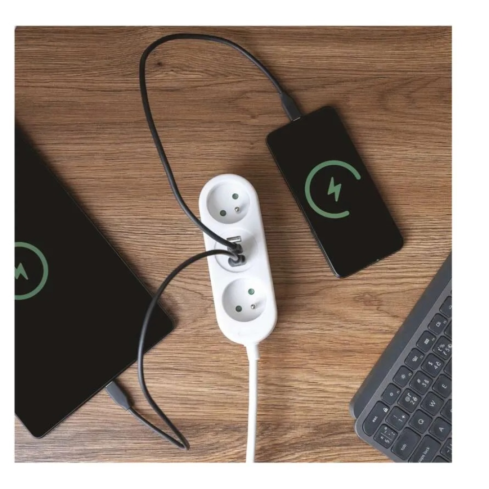 Prodlužovací kabel 1,4 m / 2 zásuvky+2×USB-A+1×USB-C / bílý / PVC / 1,5 mm2