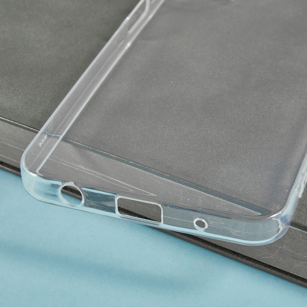 Průhledný gelový obal na Xiaomi Redmi A5 (173.45x79.35x8.45mm) - průhledný
