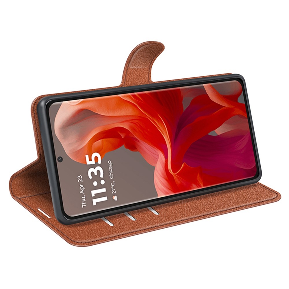 Litchi knížkové pouzdro na Motorola Moto G85 5G - hnědé