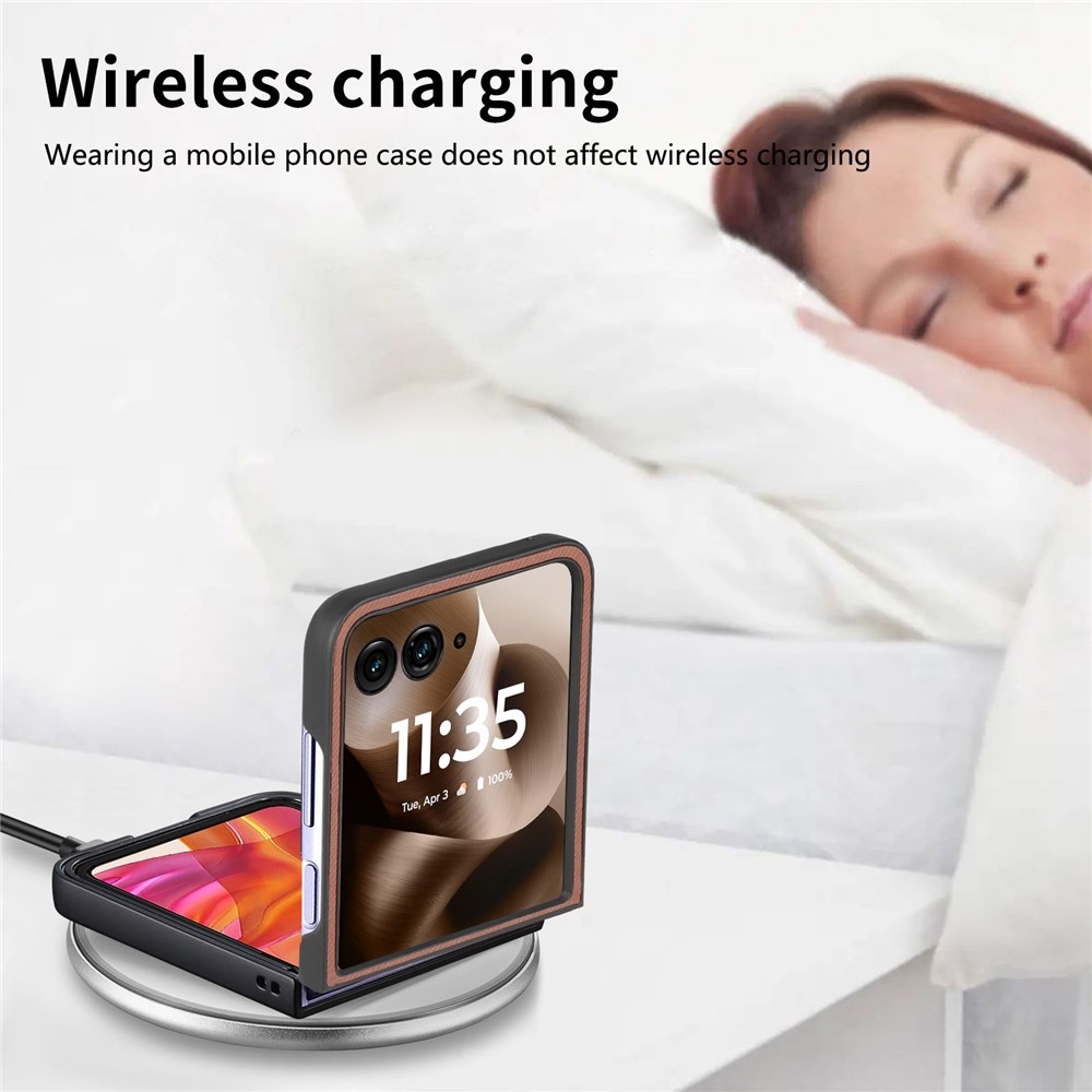 Denim plastový kryt s umělou kůží a MagSafe na Motorola Razr 60 Ultra 5G - hnědý