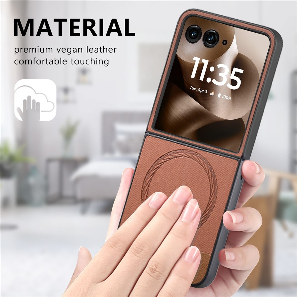 Denim plastový kryt s umělou kůží a MagSafe na Motorola Razr 60 Ultra 5G - hnědý