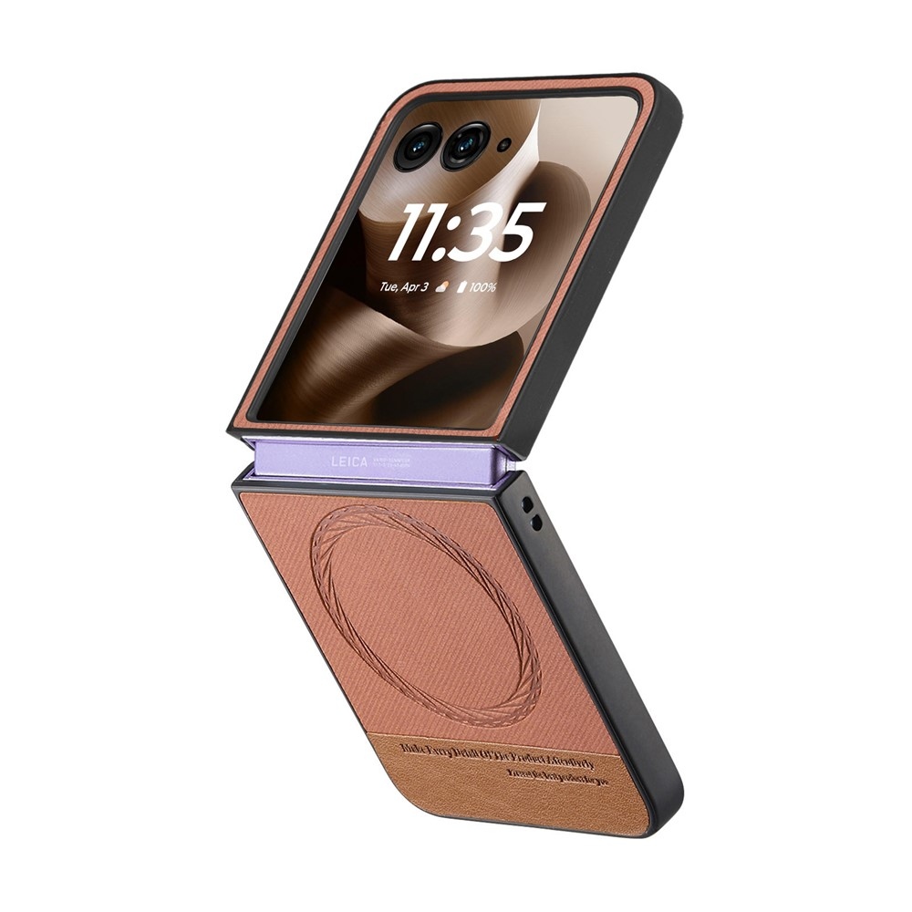 Denim plastový kryt s umělou kůží a MagSafe na Motorola Razr 60 Ultra 5G - hnědý