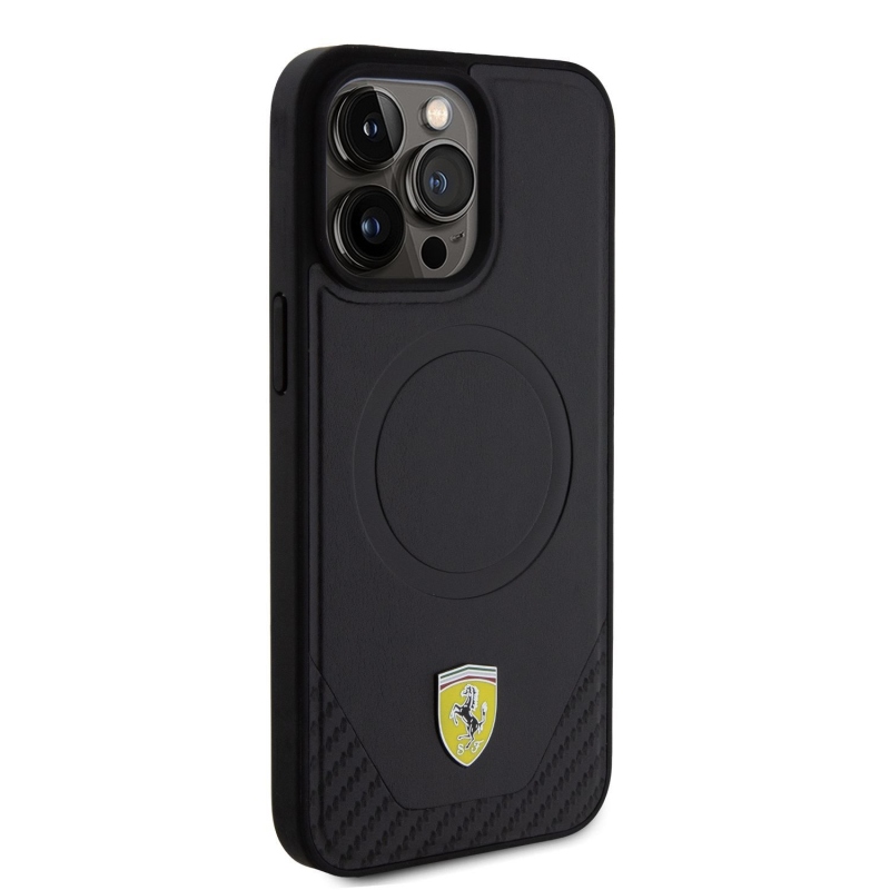 Ferrari PU Leather Bottom Carbon MagSafe Zadní Kryt pro iPhone 15 Pro Max Black