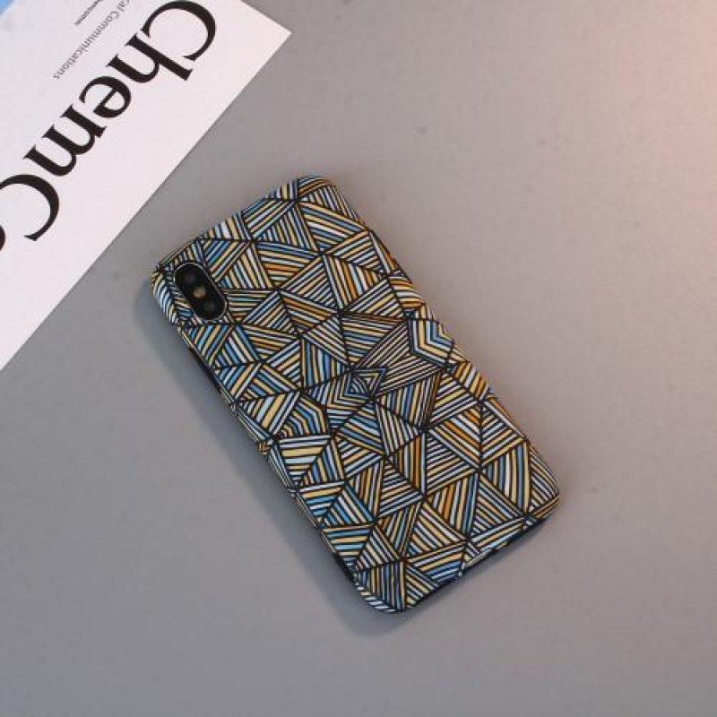 Flexi gelový obal na iPhone X - triangle