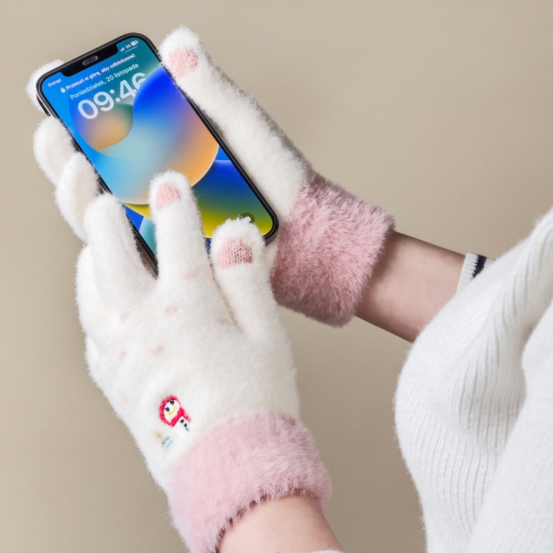 Dámské zimní rukavice s otvorem pro telefon, se sněhulákem a vánočním stromečkem – bílé a růžové
