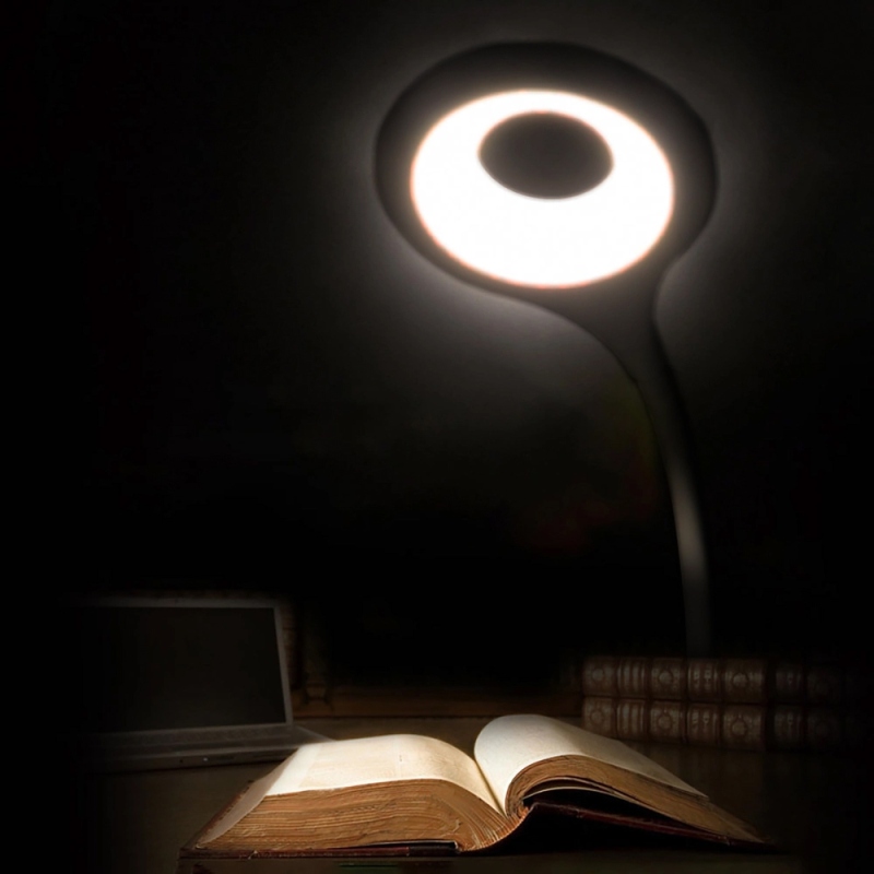 Bezdrátová LED lampa na čtení Mini Wozinsky s klipem + kabel USB-C – černá