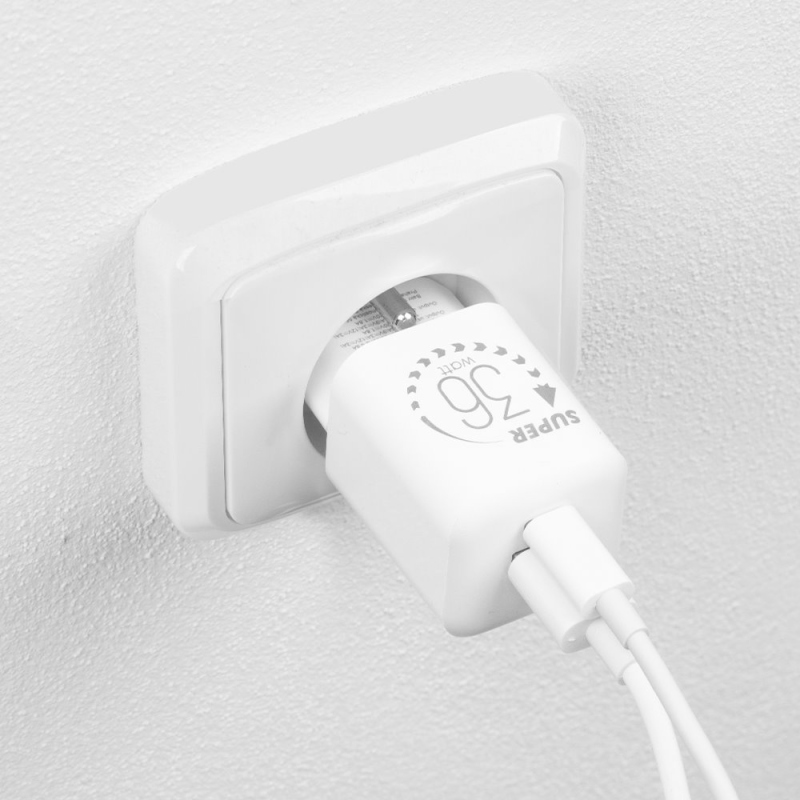 OBAL:ME GaN Cestovní Nabíječka USB-A + USB-C 36W White