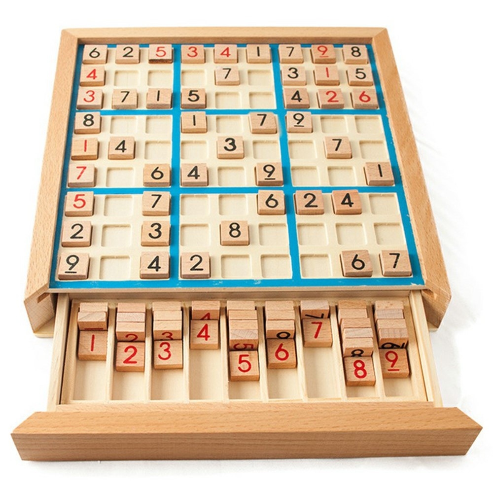Dřevěné sudoku s čísly a úložnou zásuvkou