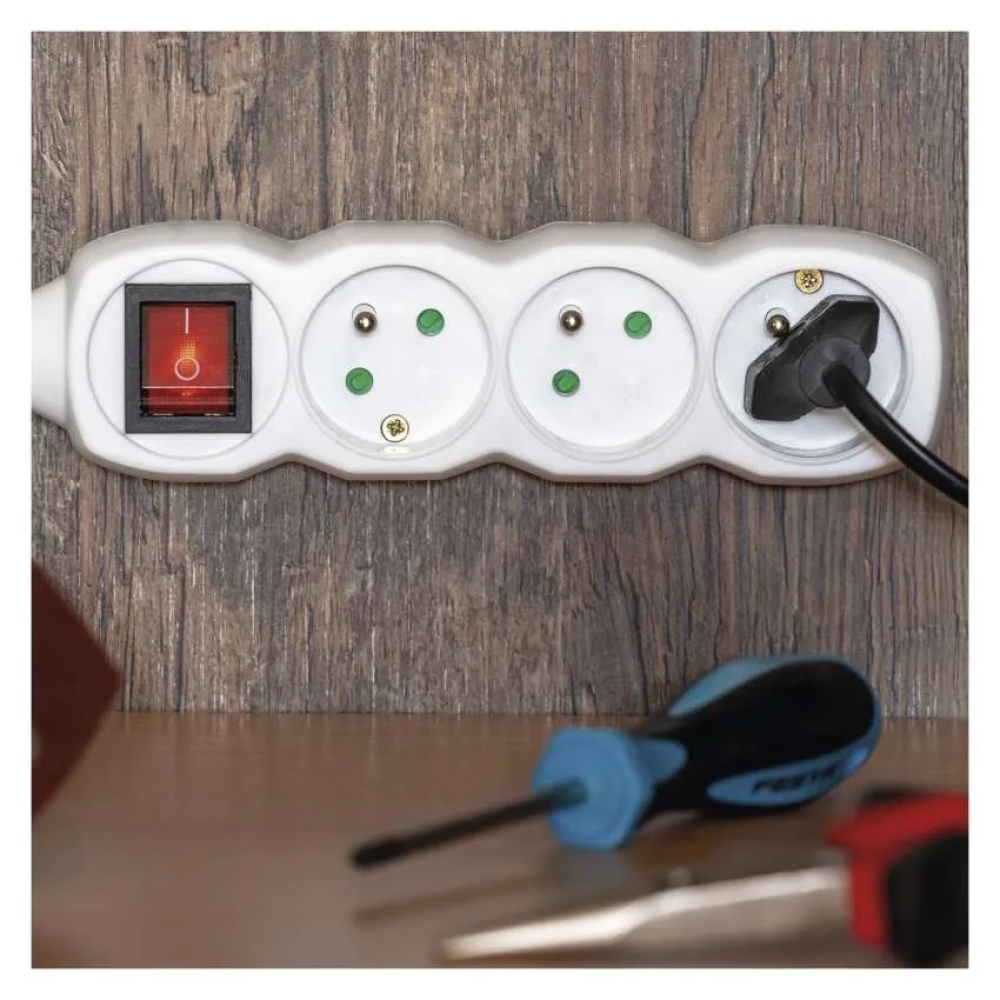Prodlužovací kabel 2 m / 3 zásuvky / s vypínačem / bílý / PVC / 1 mm2