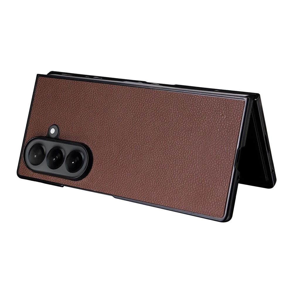 Leather plastový obal potažený umělou kůží na Samsung Galaxy Z Fold7 5G - hnědý