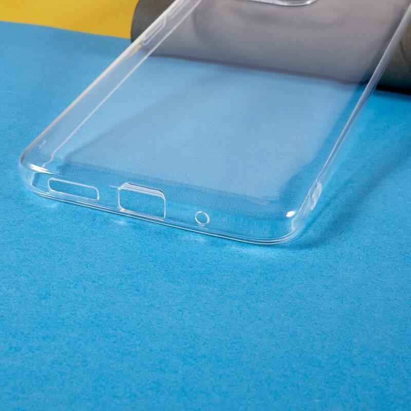 Průhledný gelový obal na Xiaomi Redmi 12C - průhledný