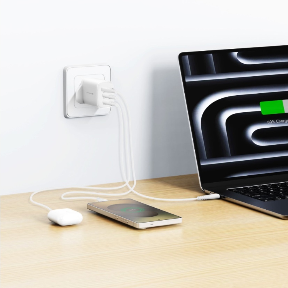 Swissten síťový adaptér Edge Gan 2x USB-C PD 65W + 1x USB-A 18W QC, pro UK zásuvku - bílý