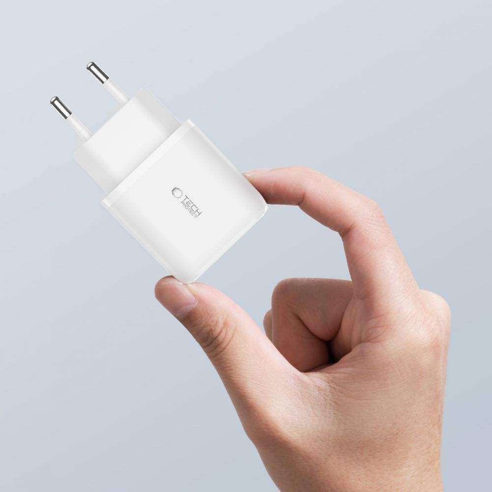 Tech-Protect C20W PD20W/QC3.0 2-portová nabíječka + USB-C / Lightning kabel - bílá