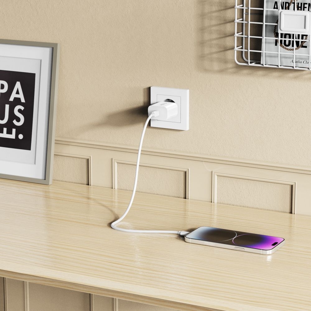 Tech-Protect NC20W síťová nabíječka PD 20W + Lightning/USB-C kabel – bílá
