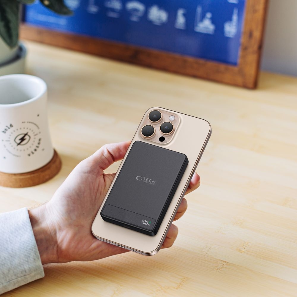 Tech-Protect PB33 LifeMag MagSafe powerbanka 5000 mAh 15W - černá