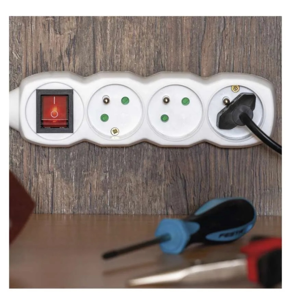 Prodlužovací kabel 3 m / 3 zásuvky / s vypínačem / bílý / PVC / 1 mm2