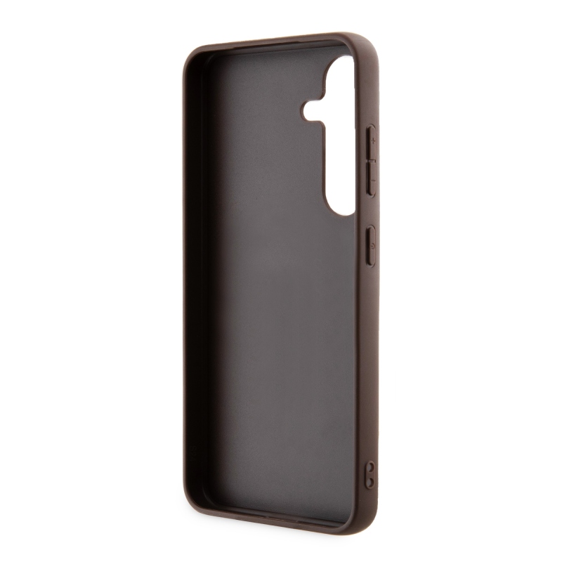 Guess PU 4G Metal Logo Zadní Kryt pro Samsung Galaxy S24 Brown
