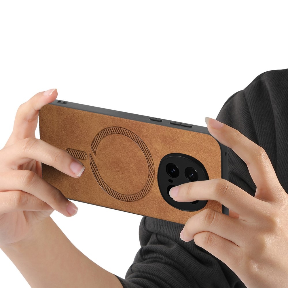 Skiny gelový obal s umělou kůží a podporou MagSafe na Honor Magic 7 Pro 5G - hnědý